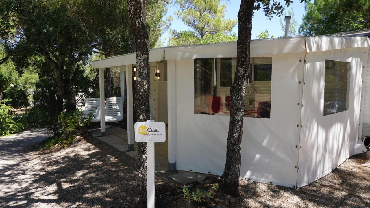 Chalets Met Buitenkeuken Op Camping Lei Suves - Joycasa Roquebrune-sur-Argens Exterior photo