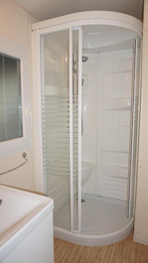 Chalets Met Buitenkeuken Op Camping Lei Suves - Joycasa Roquebrune-sur-Argens Exterior photo
