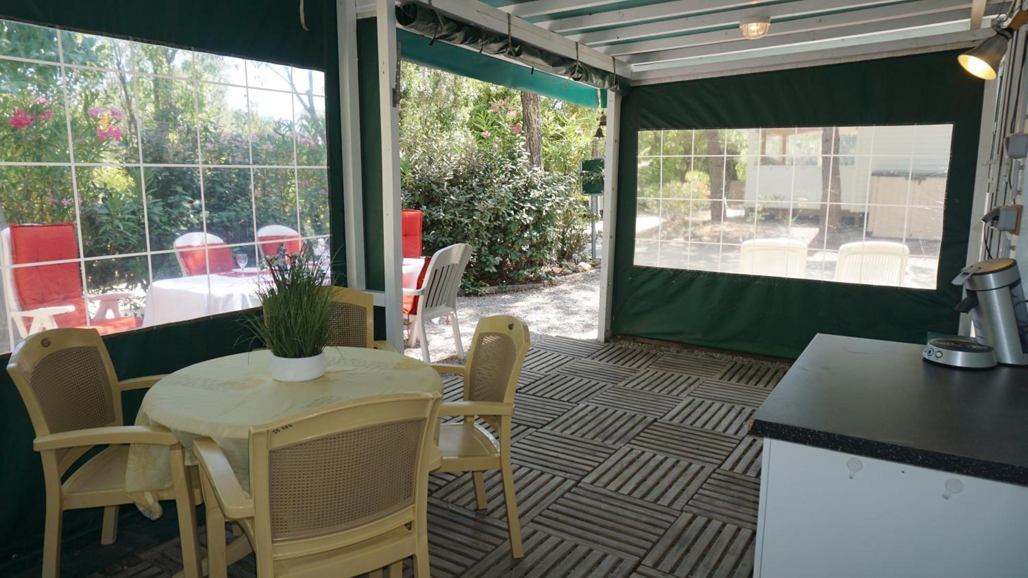 Chalets Met Buitenkeuken Op Camping Lei Suves - Joycasa Roquebrune-sur-Argens Room photo